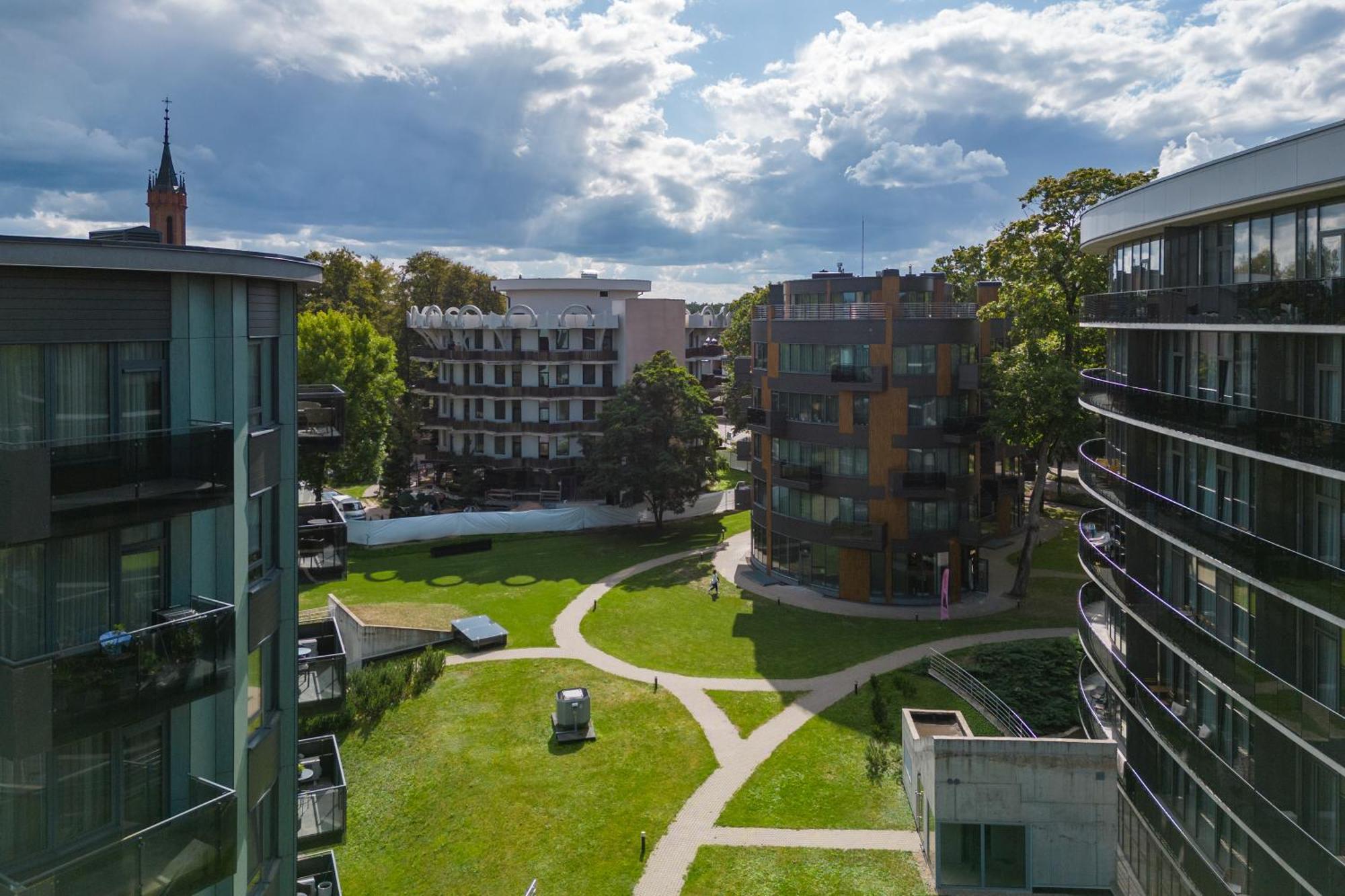 2 Bedroom Apt, 2 Garage Spots & Balconies, Self Check-In, By Cohost Druskininkai Eksteriør bilde